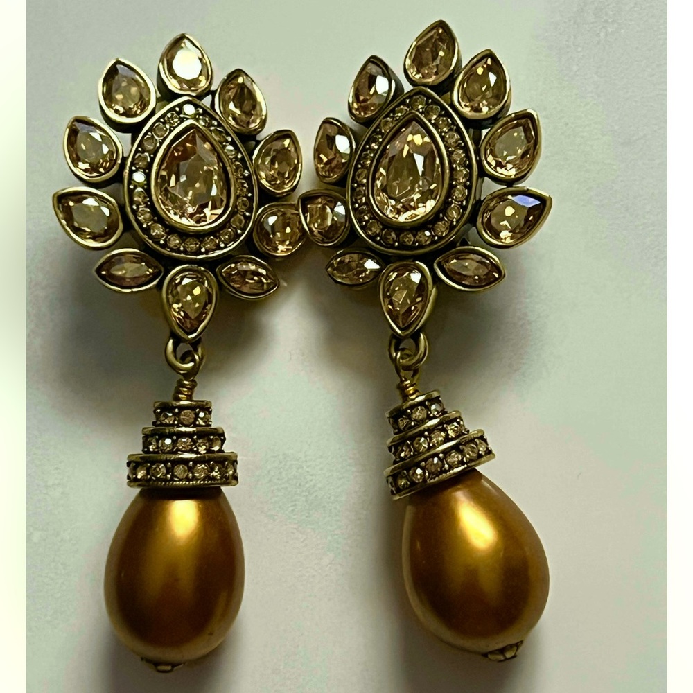 Heidi Daus “Golden Opulence” Vintage  Earrings clip on Swarovski Crystals
